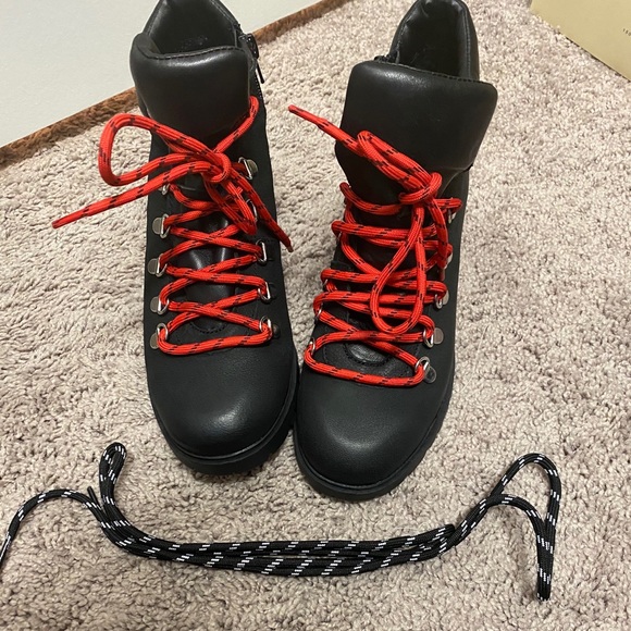 Black booties from Steve Madden - Picture 8 of 8